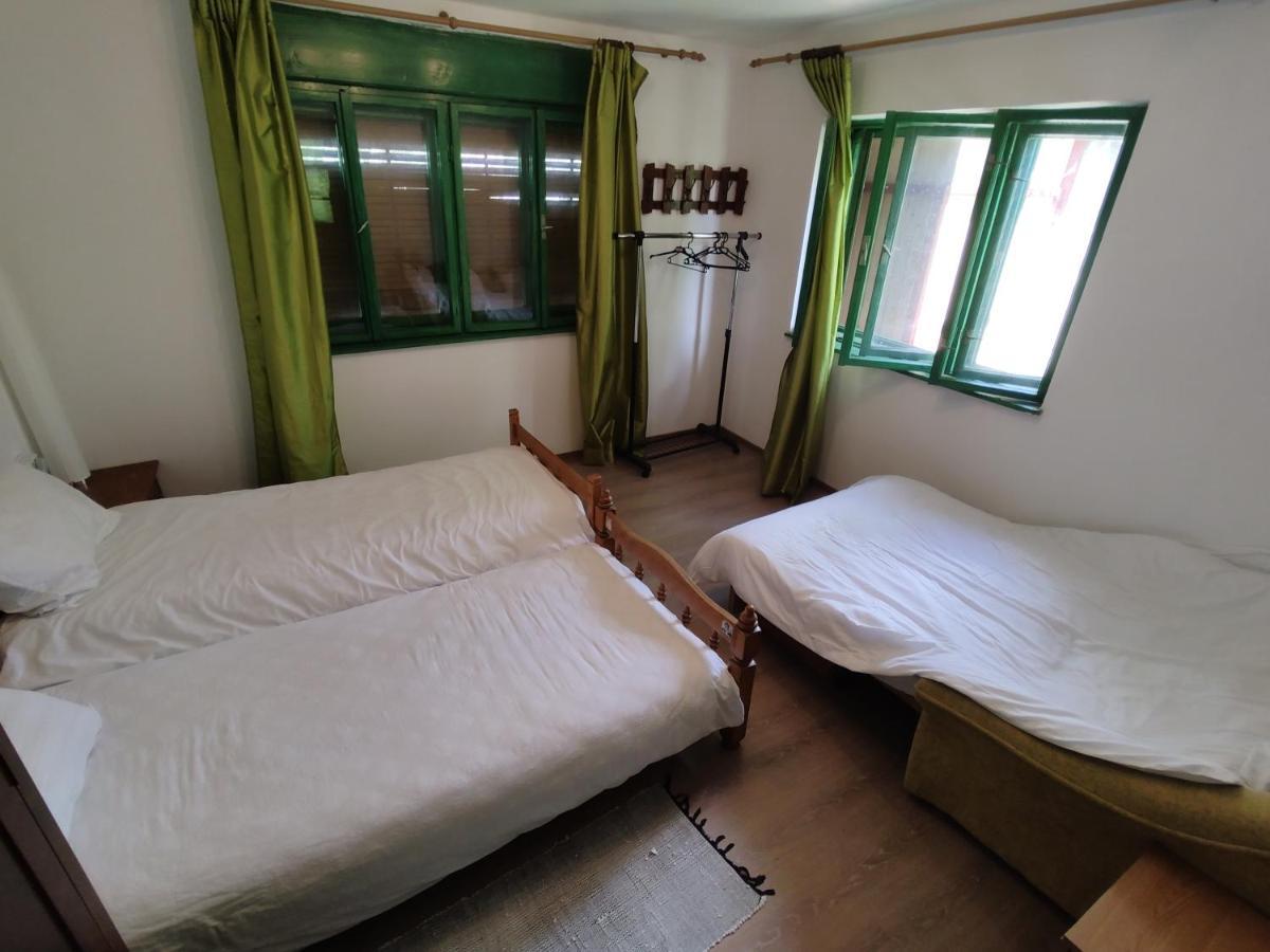 Hotel La Tataia Zahei à Dragus Extérieur photo