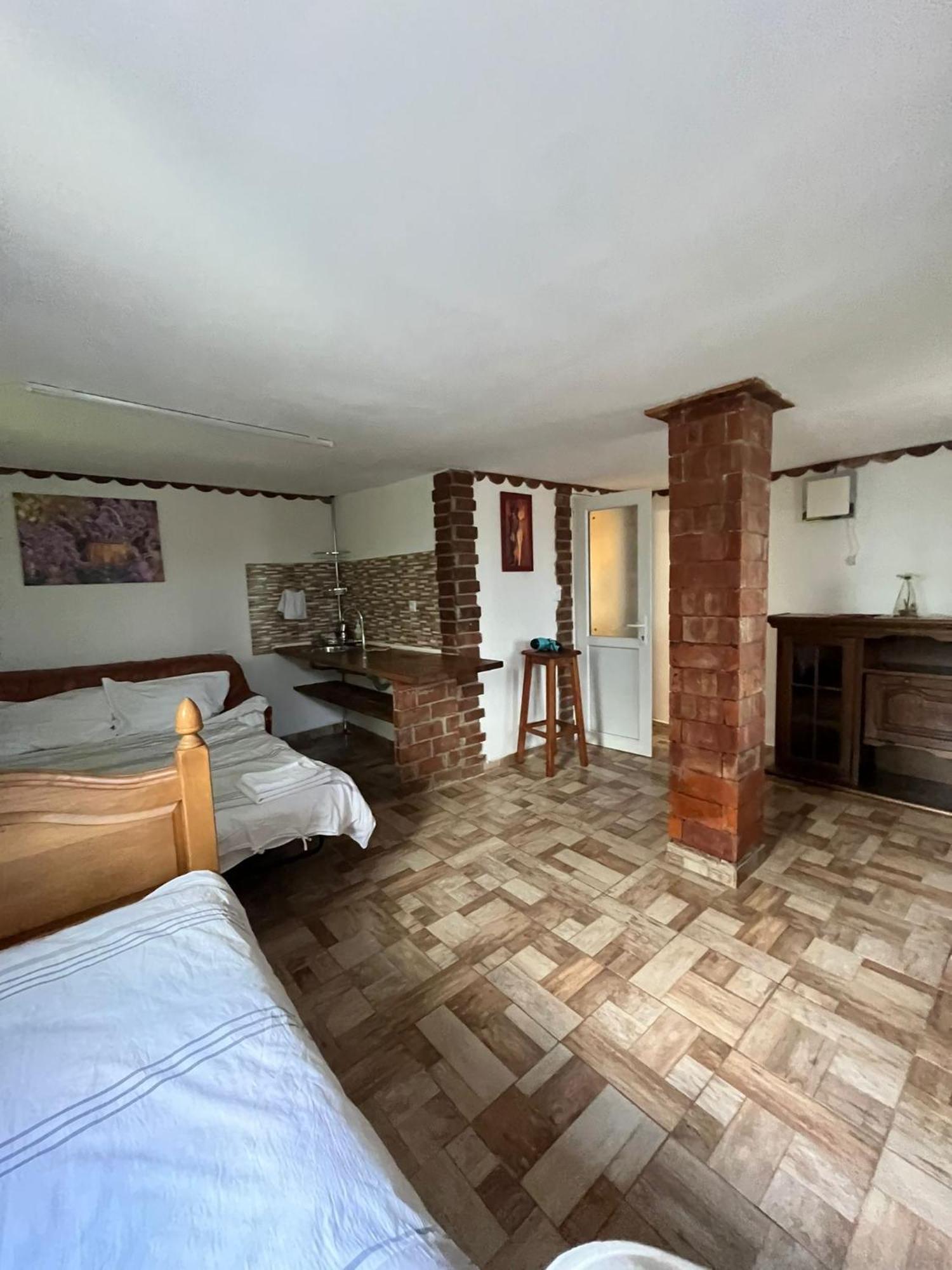 Hotel La Tataia Zahei à Dragus Chambre photo